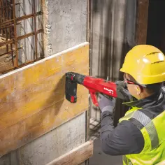 Jak skutecznie łączyć drewno z betonem za pomocą kotw betonowych
