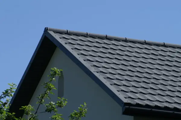 Jak obliczyć powierzchnię dachu dwuspadowego - oszczędź na materiałach