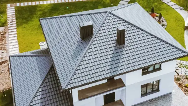 Koszty dachu czterospadowego - Budżetowanie bez niespodzianek